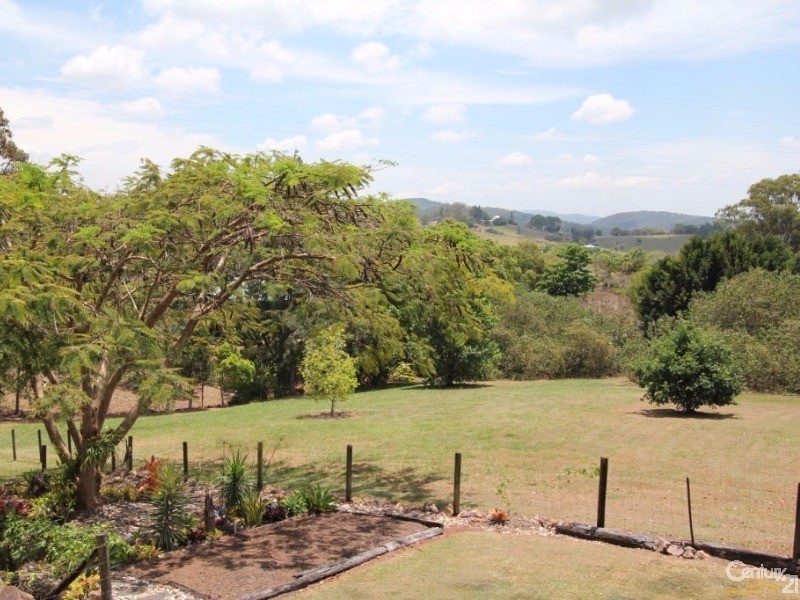 11 Vivian Street, Highworth QLD 4560