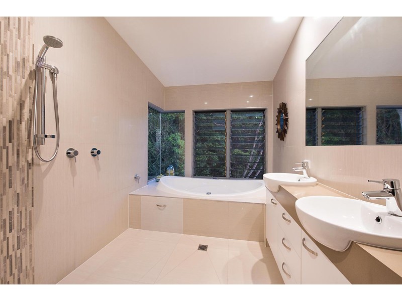 8 Kim Close, Mount Coolum QLD 4573