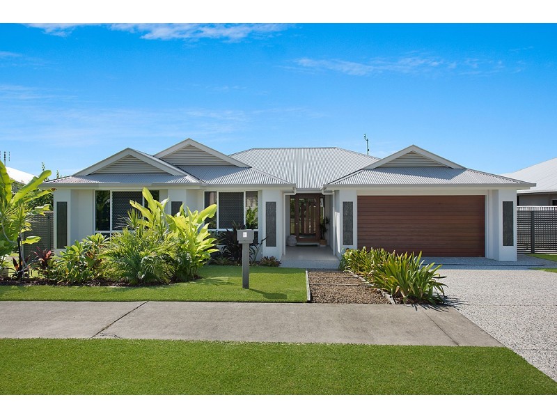 8 Cockatoo Crescent, Forest Glen QLD 4556