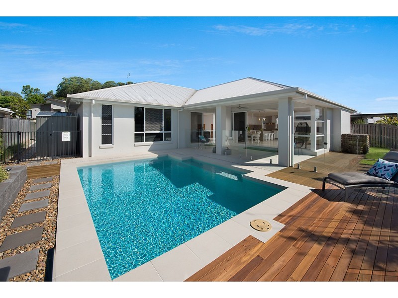 8 Cockatoo Crescent, Forest Glen QLD 4556