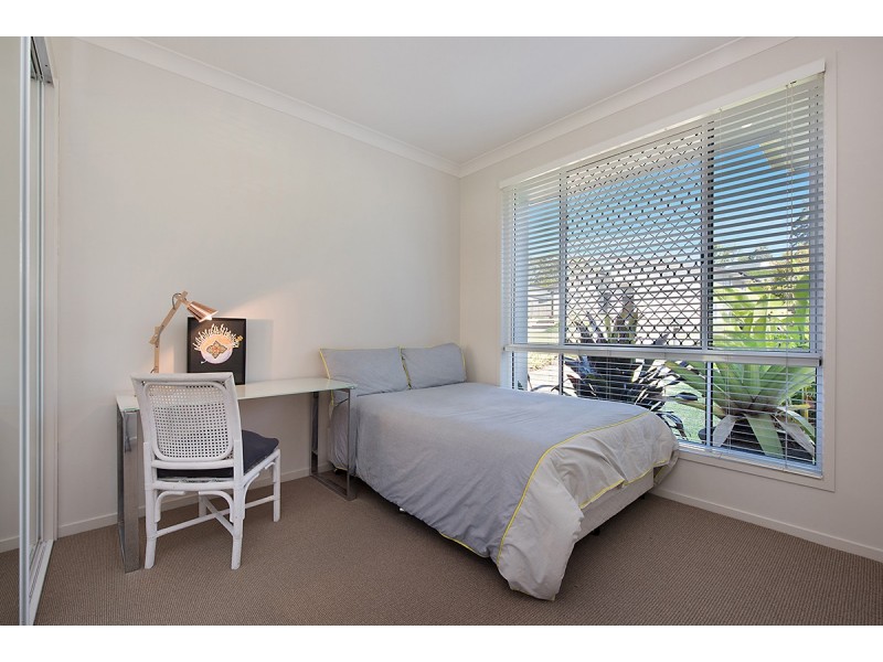 8 Cockatoo Crescent, Forest Glen QLD 4556