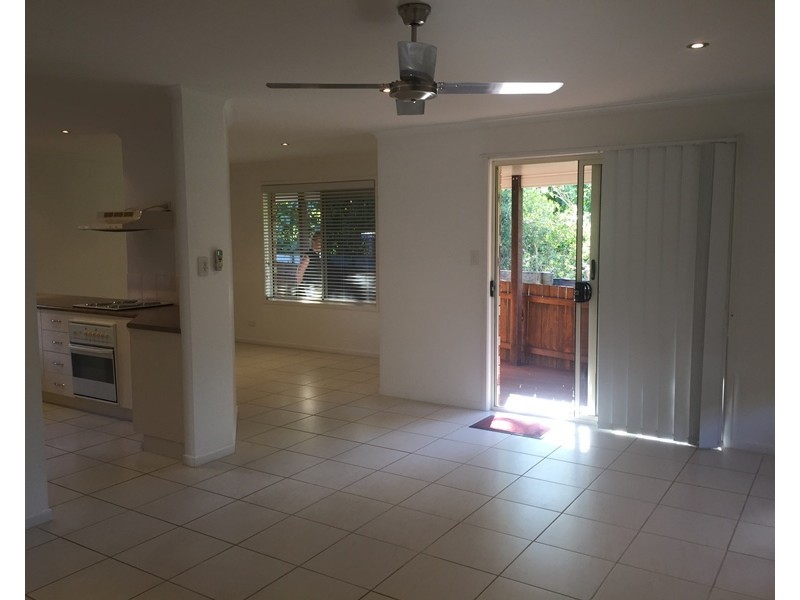 2/5 Camphor Court, Mooloolaba QLD 4557