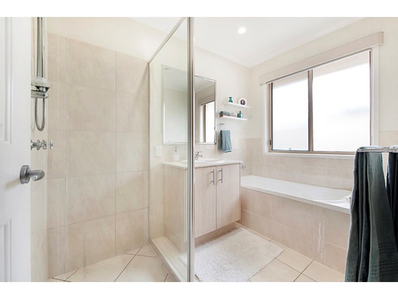 6 Rosslare Court, Kuluin QLD 4558