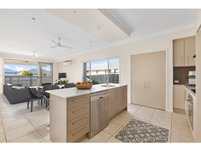 26 Lark Circuit, Mountain Creek QLD 4557