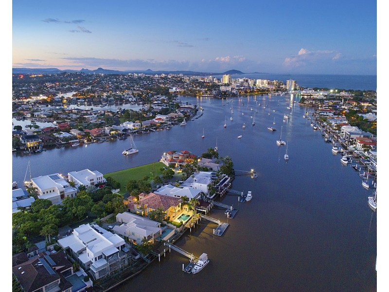 32 Mooloolah Island, Minyama QLD 4575