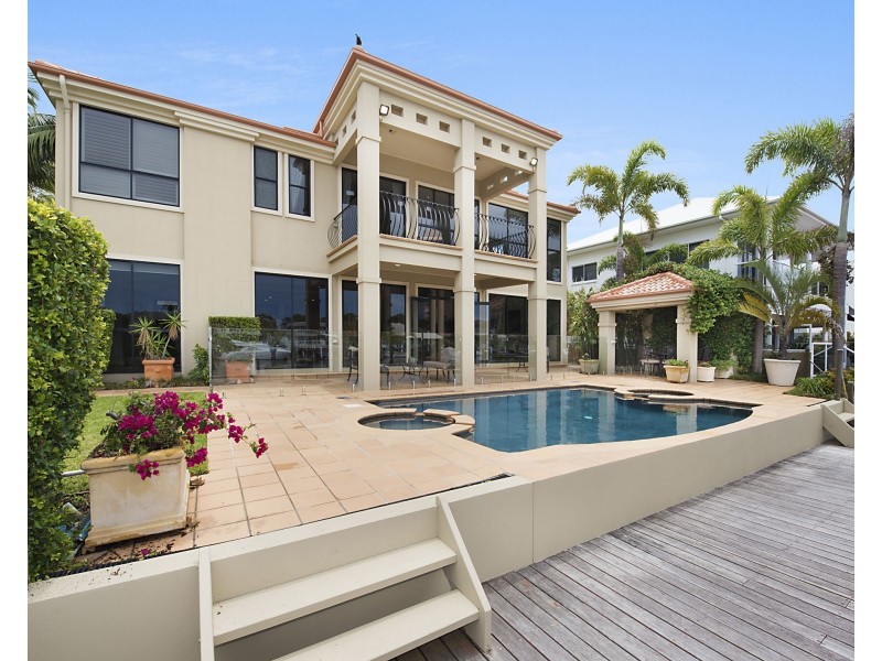 32 Mooloolah Island, Minyama QLD 4575