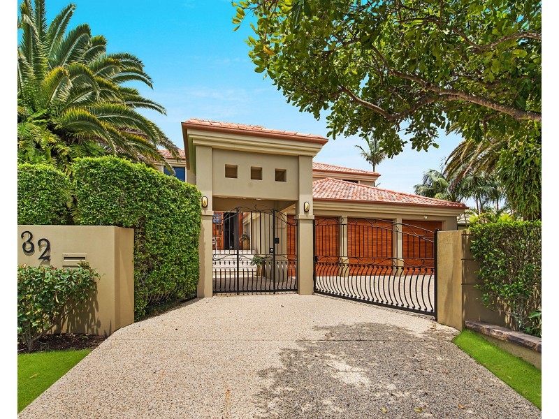 32 Mooloolah Island, Minyama QLD 4575