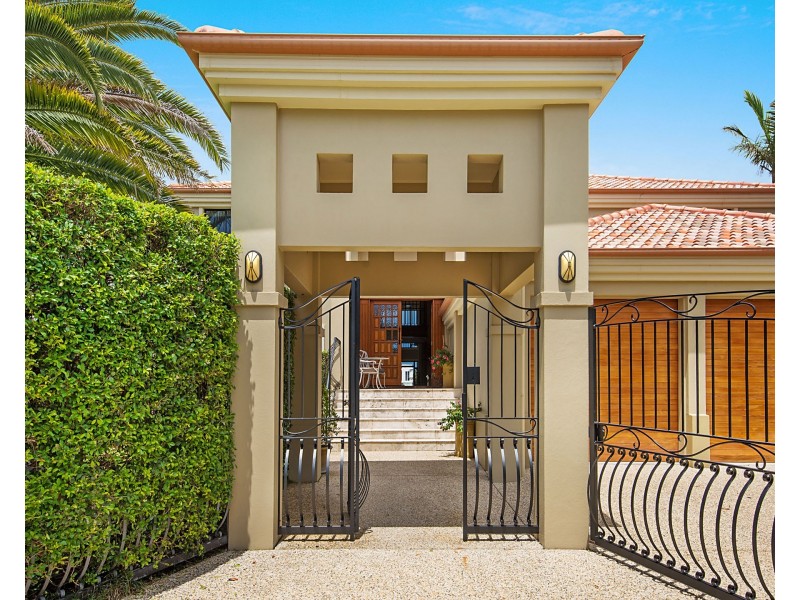 32 Mooloolah Island, Minyama QLD 4575