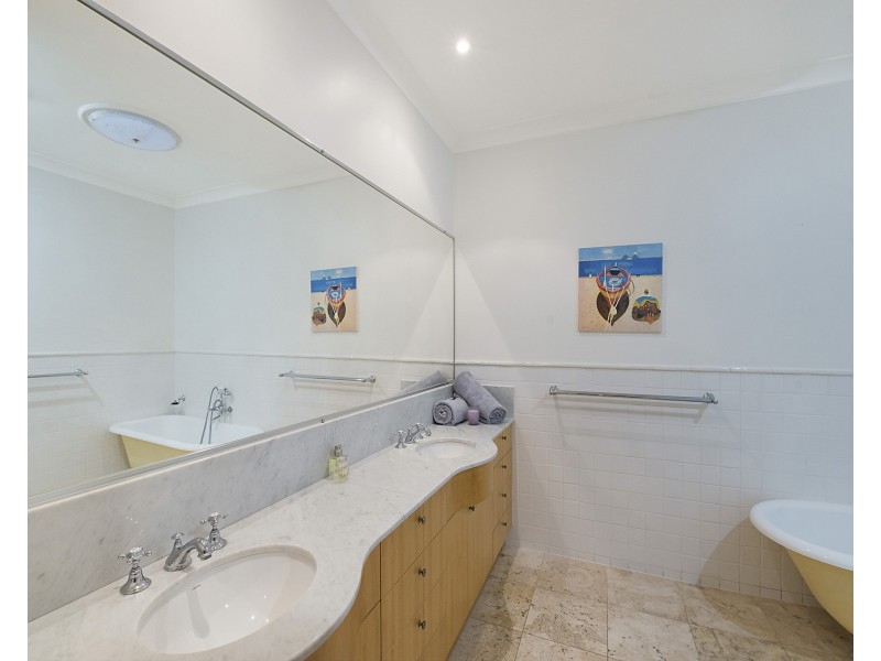 32 Mooloolah Island, Minyama QLD 4575