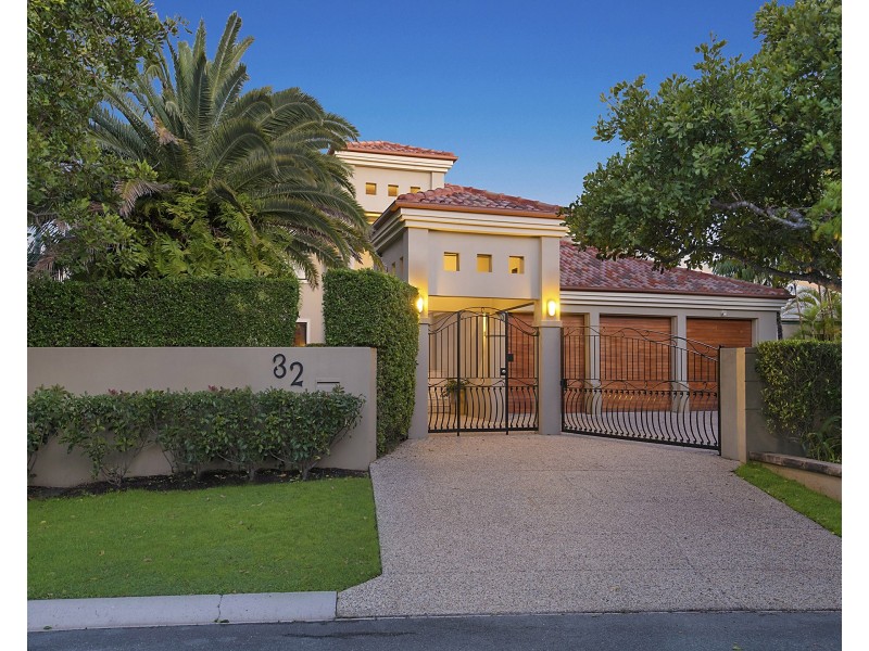 32 Mooloolah Island, Minyama QLD 4575