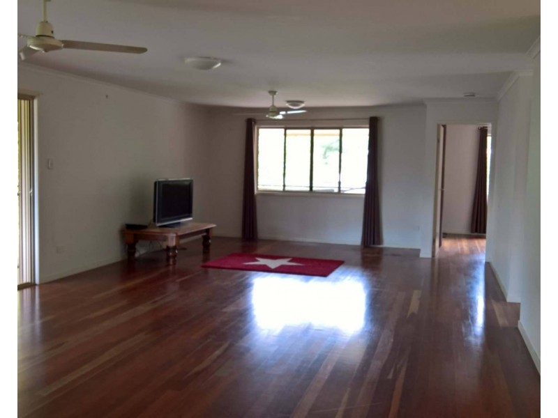 10B Dinmore Street, Woombye QLD 4559