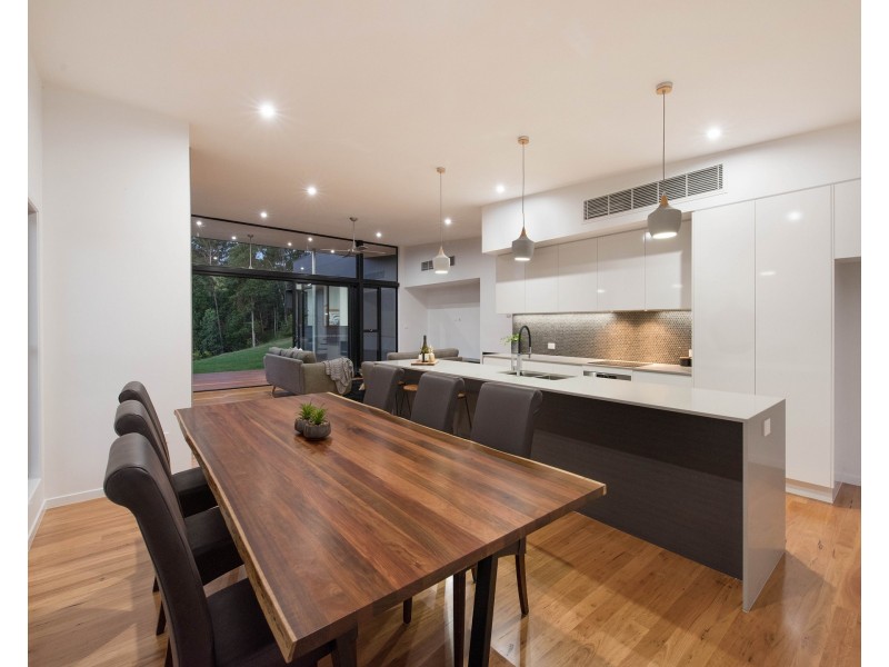 143  Kingfisher Crescent, Palmview QLD 4553