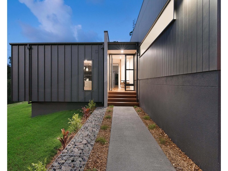 143  Kingfisher Crescent, Palmview QLD 4553