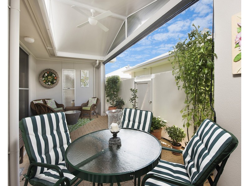 161/2  Grand Parade, Parrearra QLD 4575