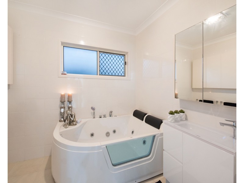 90 Gloucester Road, Buderim QLD 4556