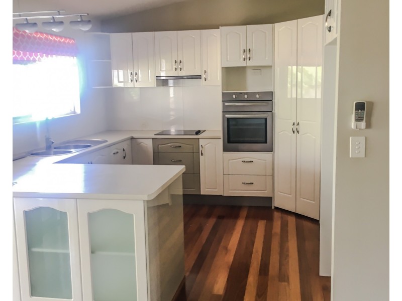 21 Greenview Avenue, Beerwah QLD 4519