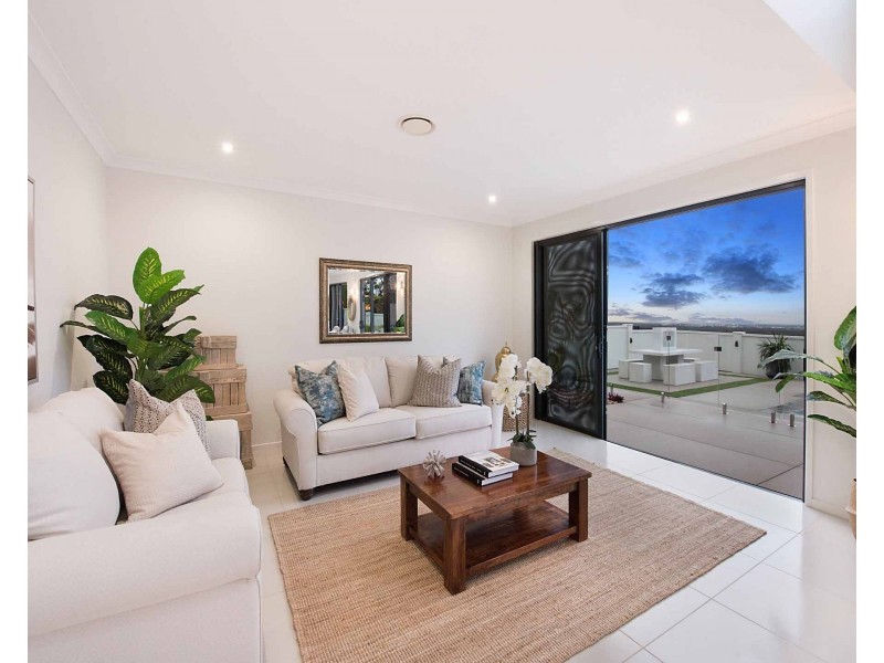 16 Renoso Place, Little Mountain QLD 4551