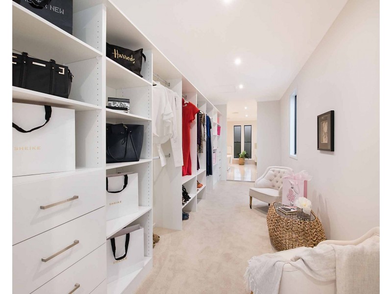 16 Renoso Place, Little Mountain QLD 4551