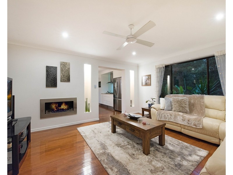 35 Kirsty Drive, Tanawha QLD 4556