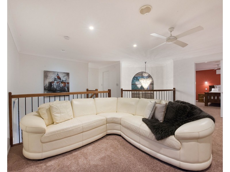 35 Kirsty Drive, Tanawha QLD 4556