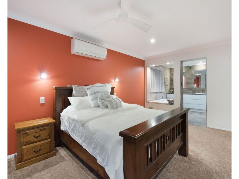 35 Kirsty Drive, Tanawha QLD 4556