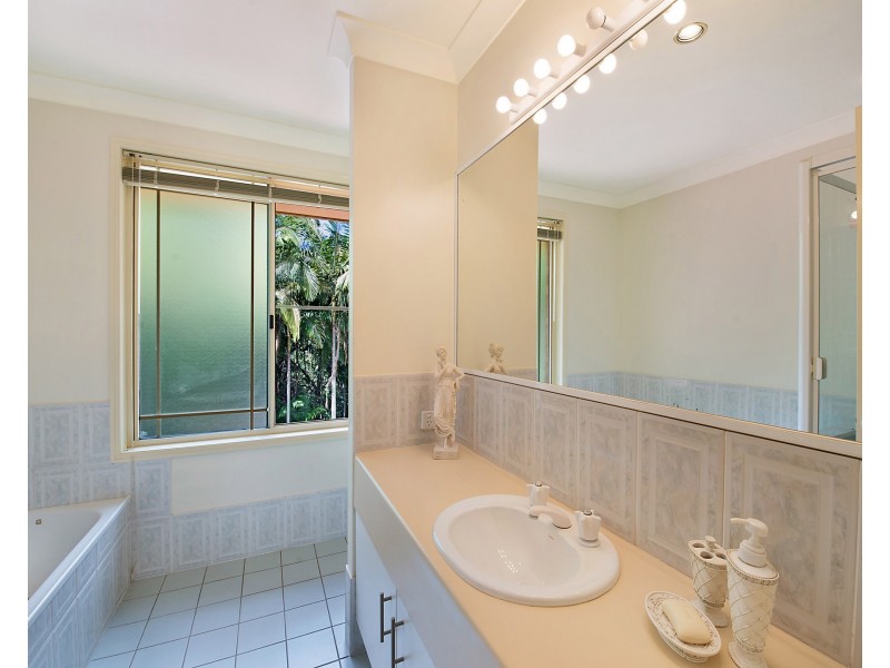 40 Courcheval Terrace, Mons QLD 4556