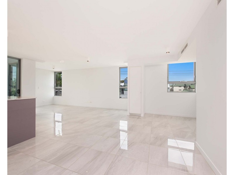 205/34 Picnic Point Esplanade, Maroochydore QLD 4558