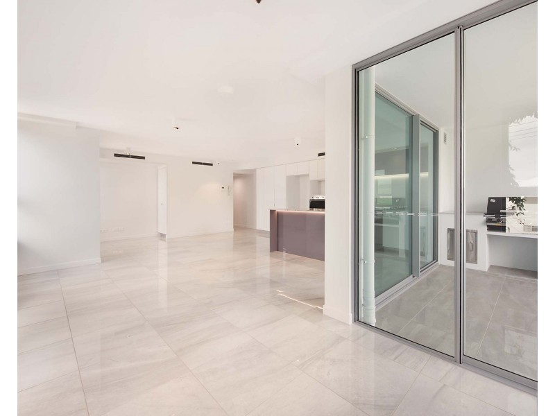 205/34 Picnic Point Esplanade, Maroochydore QLD 4558