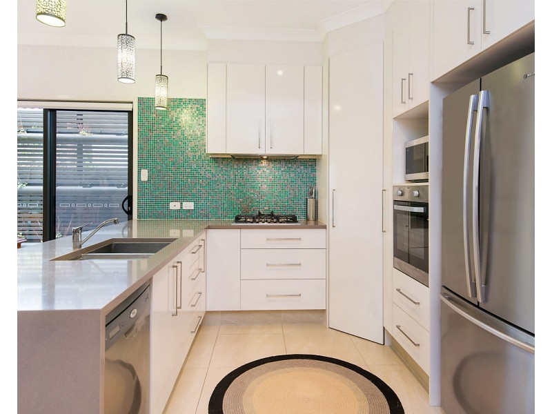 15 Robur Crescent, Mountain Creek QLD 4557