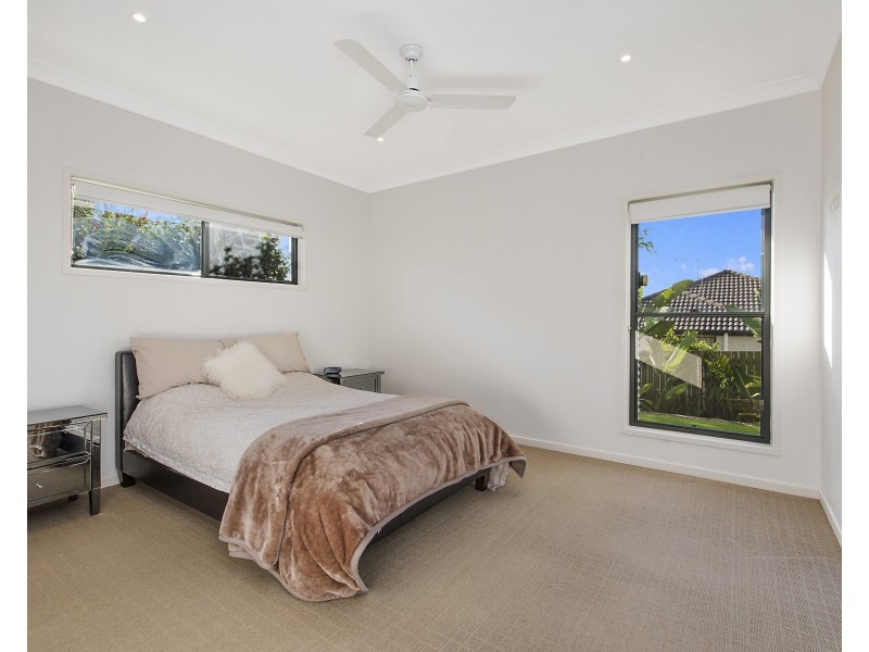 15 Robur Crescent, Mountain Creek QLD 4557