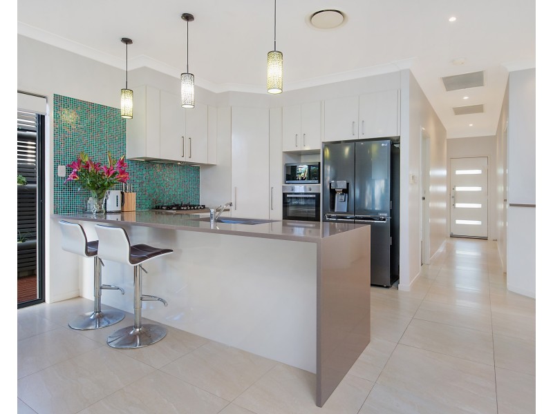 15 Robur Crescent, Mountain Creek QLD 4557