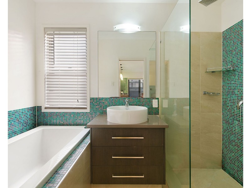 15 Robur Crescent, Mountain Creek QLD 4557