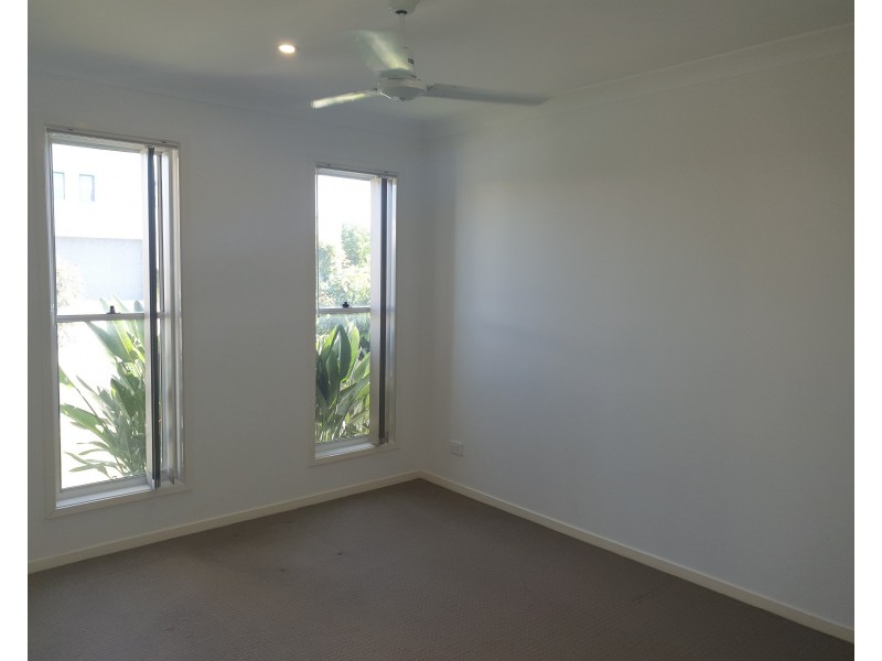 28 Lamatia Drive, Mountain Creek QLD 4557