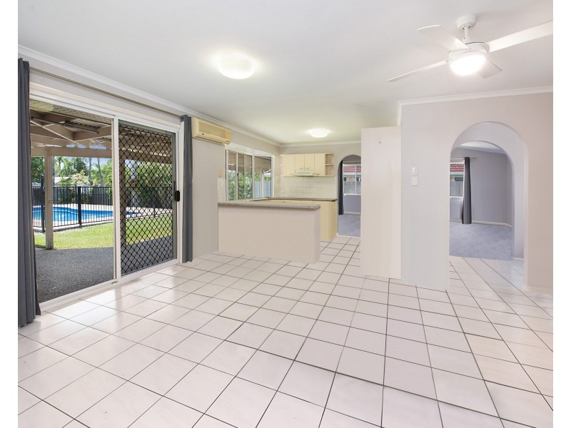 220 Karawatha Drive, Buderim QLD 4556