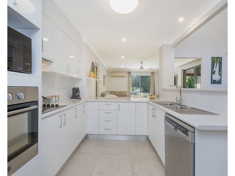 8 Greenway Place, Mountain Creek QLD 4557