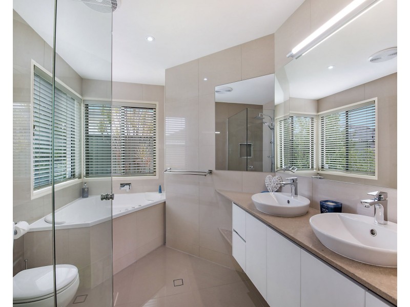 32 Glenfields Boulevard, Mountain Creek QLD 4557