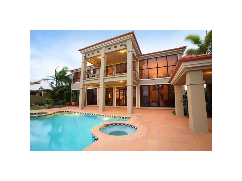 32 Mooloolah Island, Minyama QLD 4575