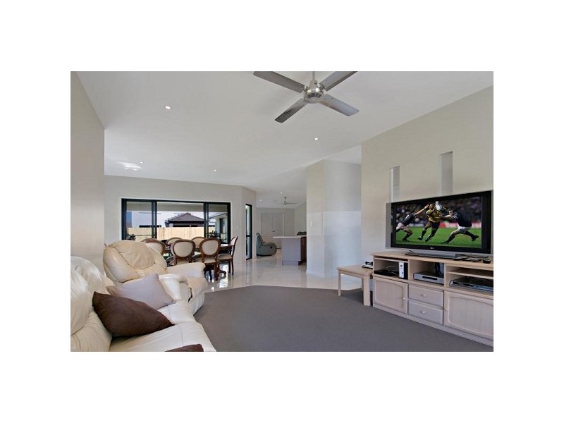 4 Peppermint Crescent, Sippy Downs QLD 4556