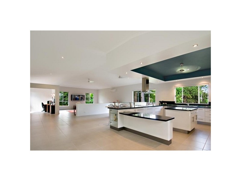 1 Whipbird Place, Glenview QLD 4553