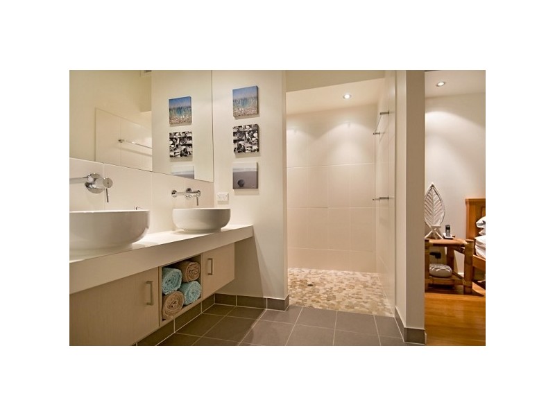 6 Sycamore Street, Mudjimba QLD 4564