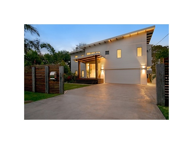 6 Sycamore Street, Mudjimba QLD 4564