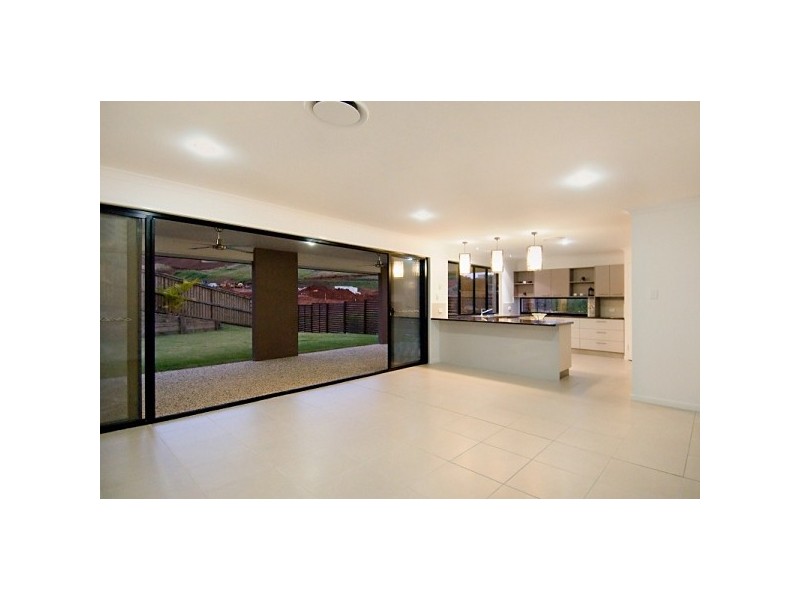 2-4 Oasis Court, Woombye QLD 4559