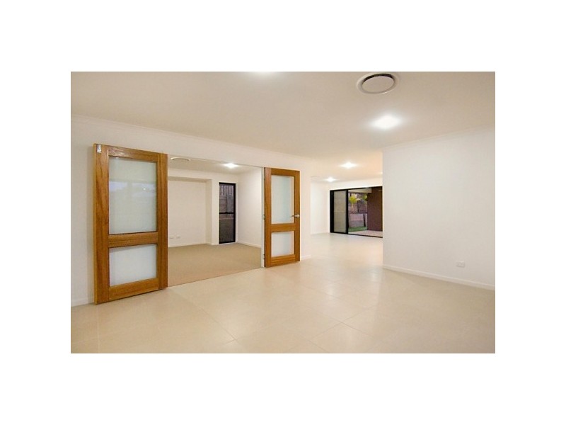 2-4 Oasis Court, Woombye QLD 4559