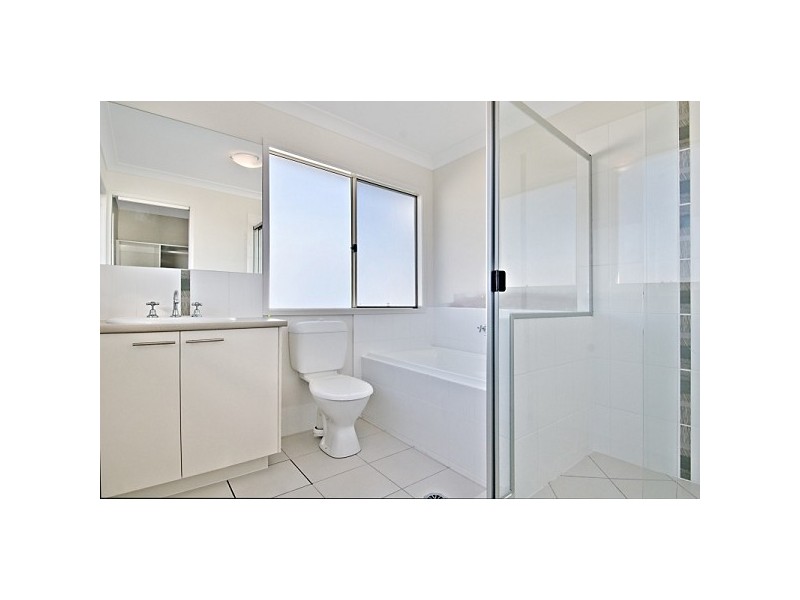 11 Tarawa Street, Parrearra QLD 4575