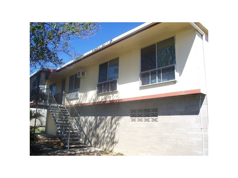 4 CAMERON, Kelso QLD 4815