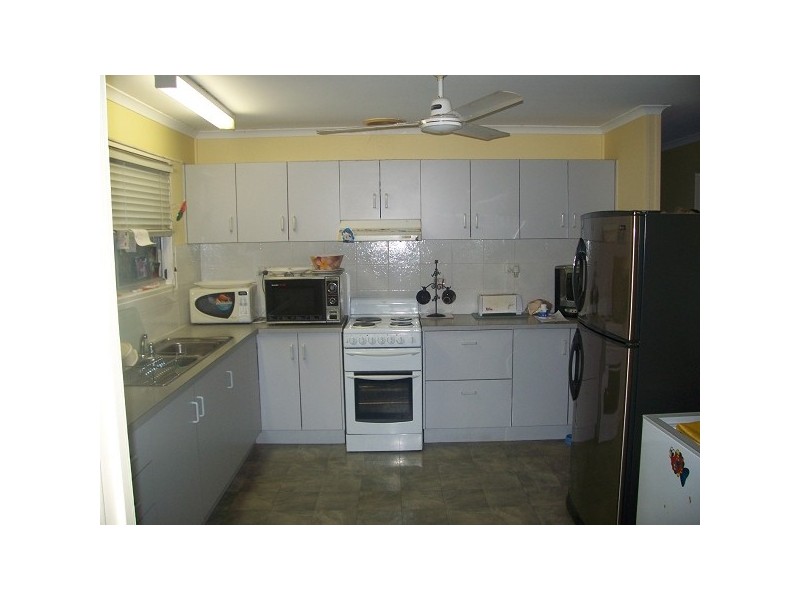 4 CAMERON, Kelso QLD 4815