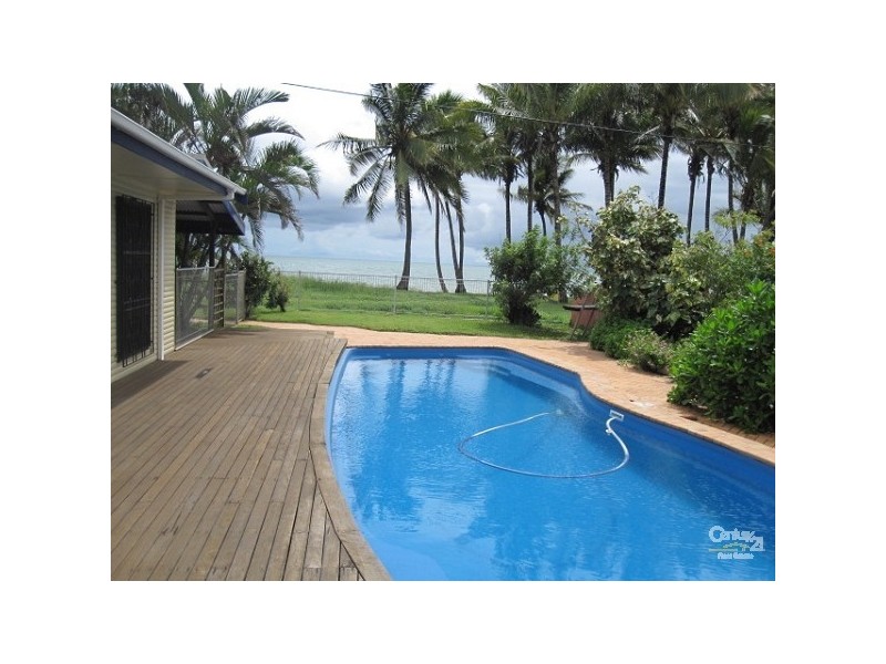 Saunders Beach QLD 4818