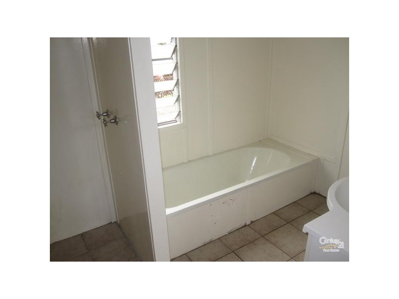 102 THIRTEENTH AVENUE, Railway Estate QLD 4810