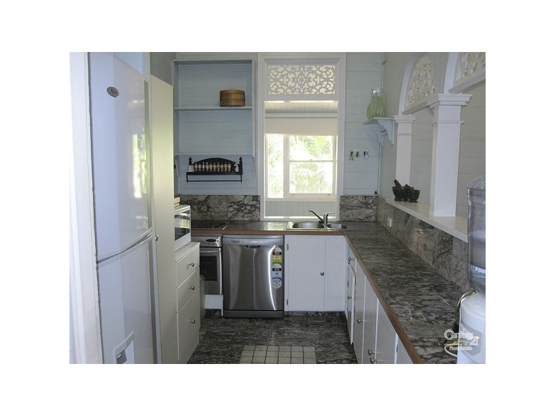 19 SECOND ST, Railway Estate QLD 4810