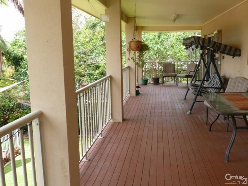 14 BAY STREET, Pallarenda QLD 4810